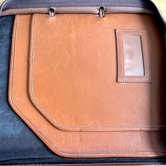 100% Leather Notebook/Calendar Briefcase. Used, but still in excellent condition - Picture 5 of 5